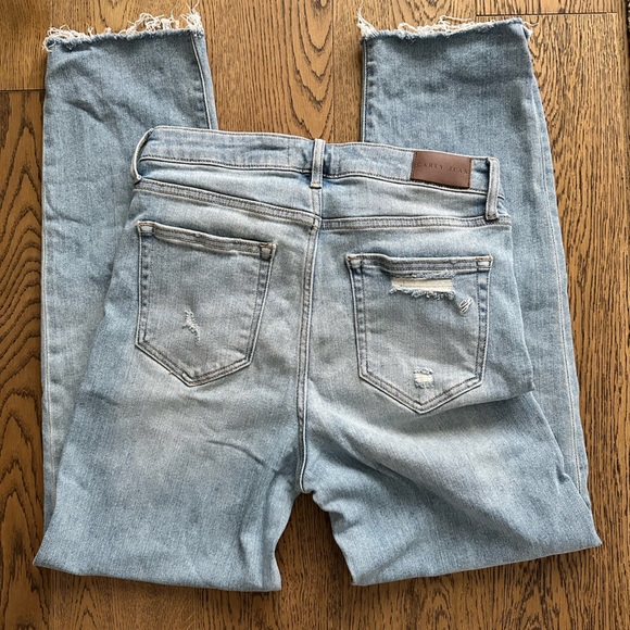 CJLA Chrissy stretchy jeans
Size 5 - Picture 3 of 4